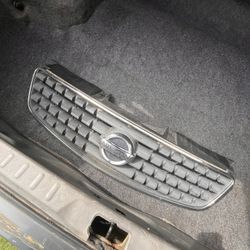 05-06 nissan altima front grille 
