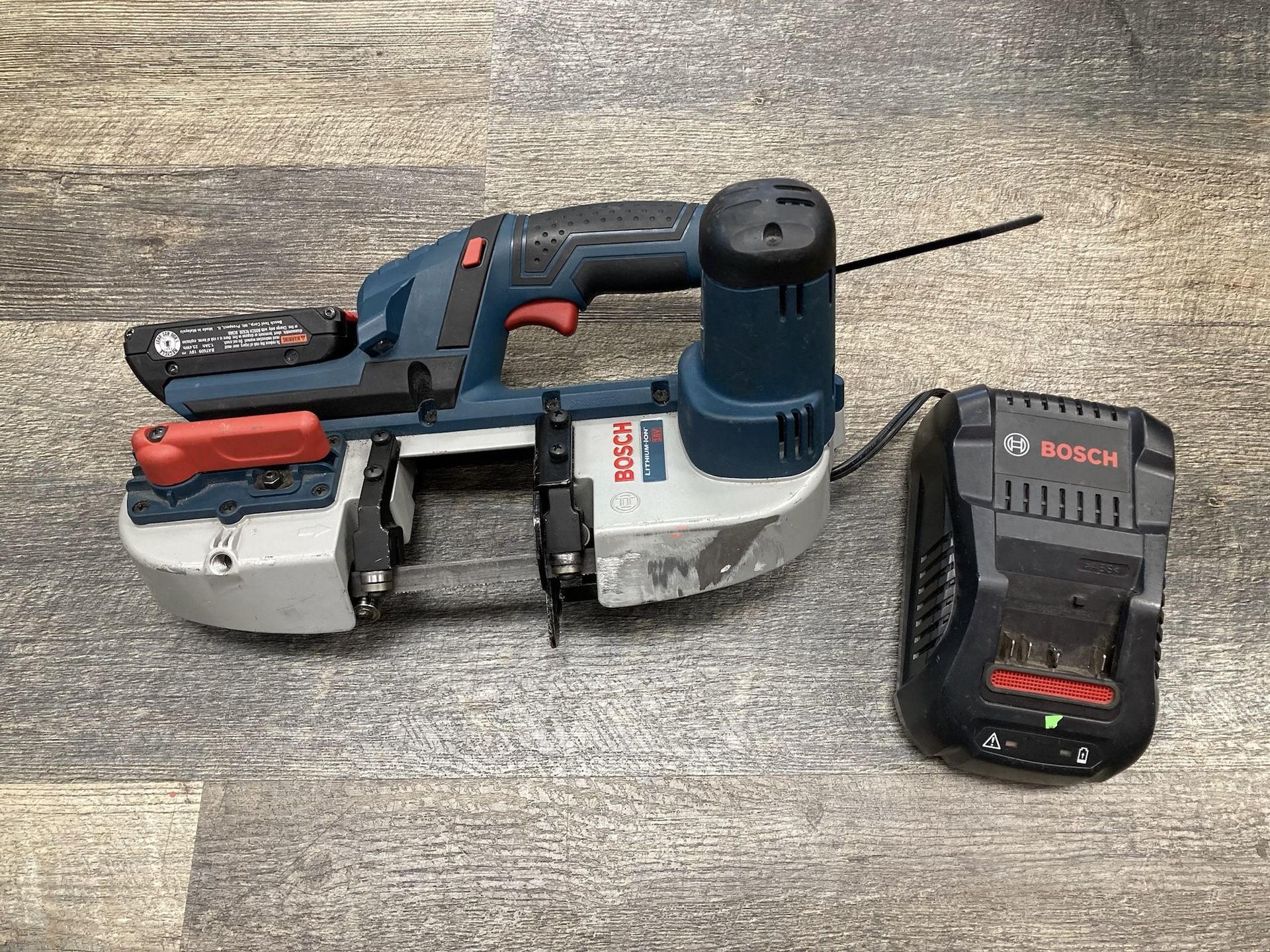 BOSCH 18V BSH180B Compact Portable Bandsaw with 1.3Ah Battery Charger Tools Machinery Tools Machinery