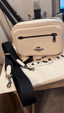 Authentic Coach White Leather Crossbody Bag - Like New