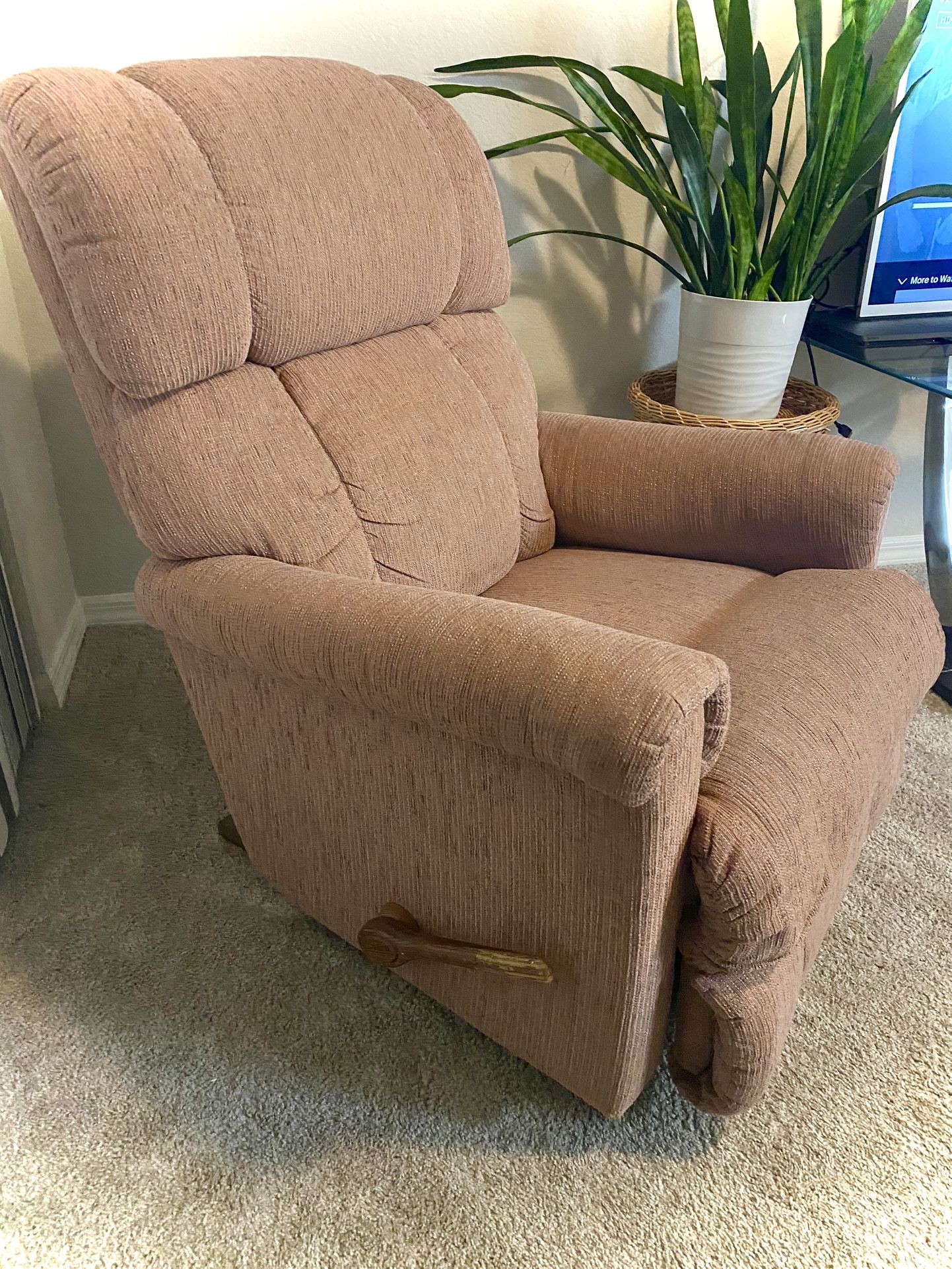 La-Z-Boy Recliner Rocking Chair – Ultimate Comfort