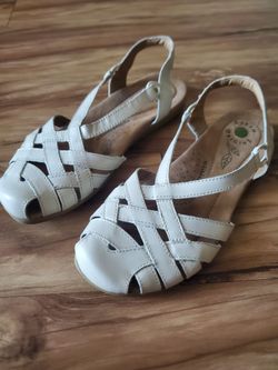 Earth Origins leather "Nellie" sandals size 8 wide