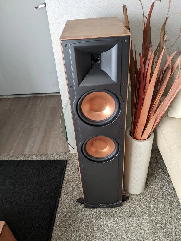 KLIPSCH RF-35 Pair Floor Left & Right Speakers. Sound Look Great