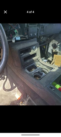 05 Escalade center console