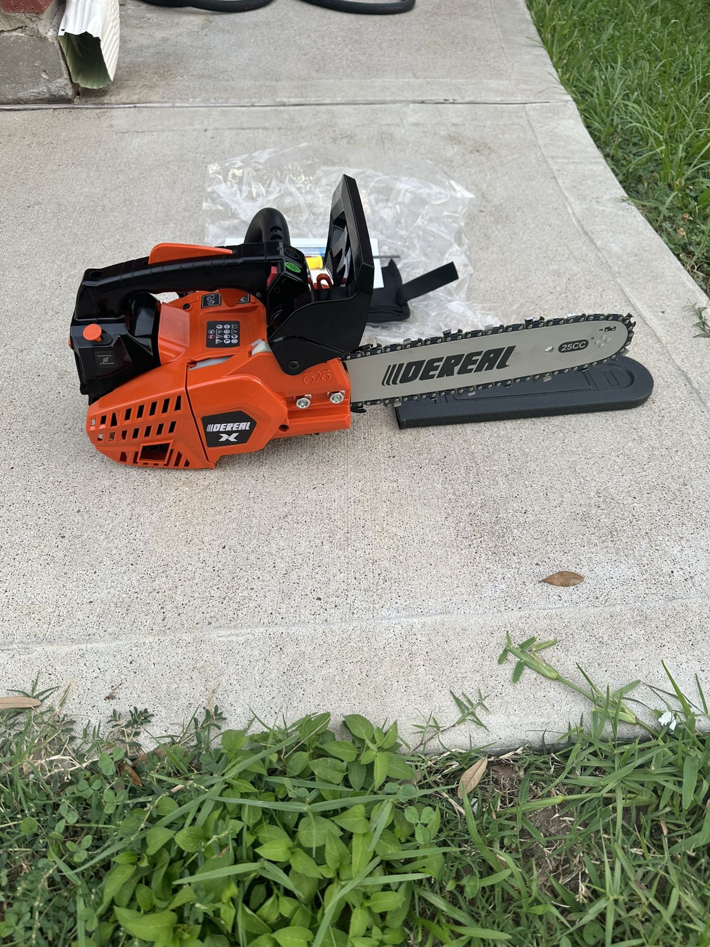 Chainsaw New 12 Inch working Very well Trabajando Muy Bien π $190