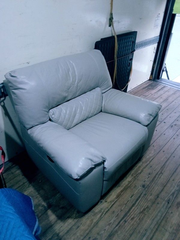 Recliner Chair 
