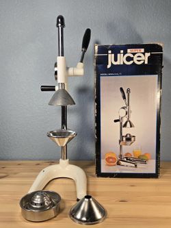 Vintage Juicer - Super Juicer Model WNJJ-AA/C