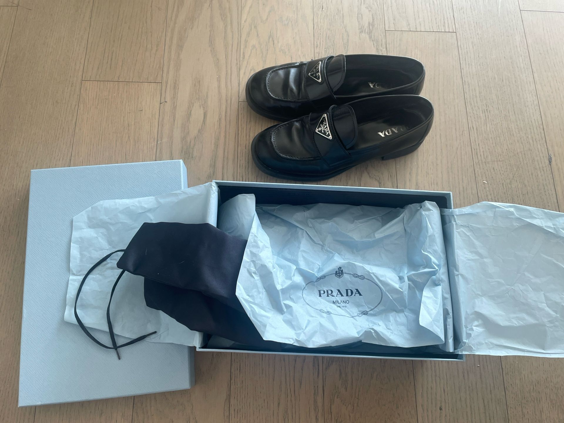Prada Women’s loafer black leather 39.5