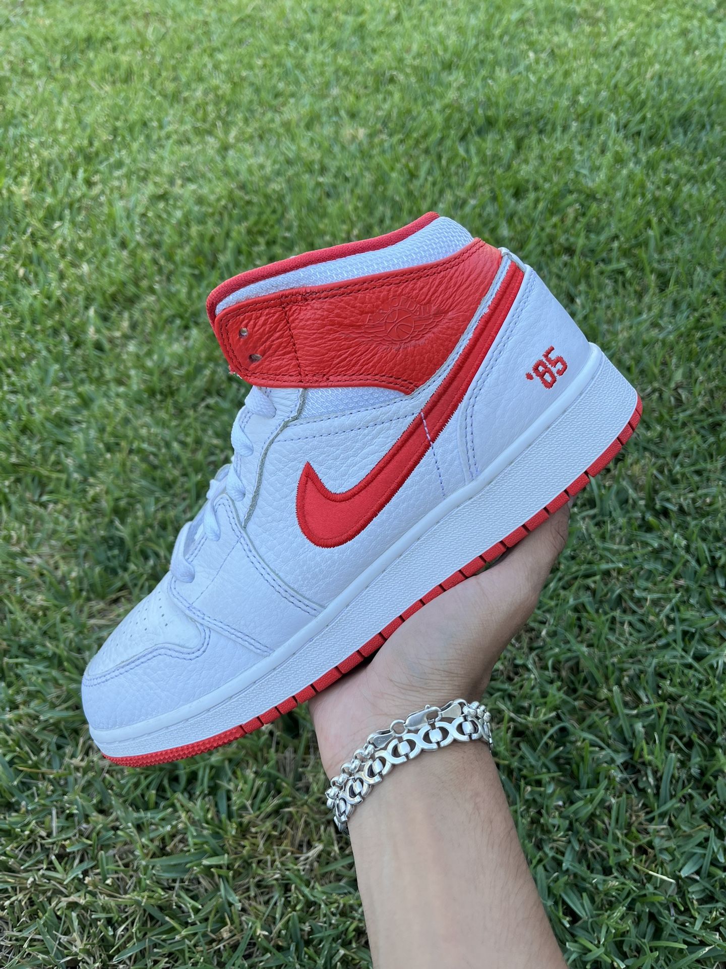 Jordan 1 Mid GS “85” Size 6.5Y/8W