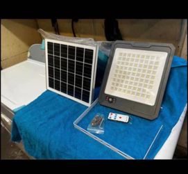 BRAND NEW 4100 LUMENS  PRIVATE STREET SOLAR LIGHT 2 PIECES is 1 UNIT  1000   WATTS