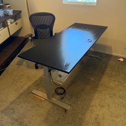 UPLIFT 72x30 Electric Standing Desk - 6 FT Sit Stand Desk Memory Keypad