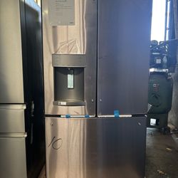 GE, #GYE22GYNFS, 3-door French Door, 22.2 Cu Ft, (W35.75”xD32.25”xH70.5”) 