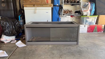 Iguana Cage