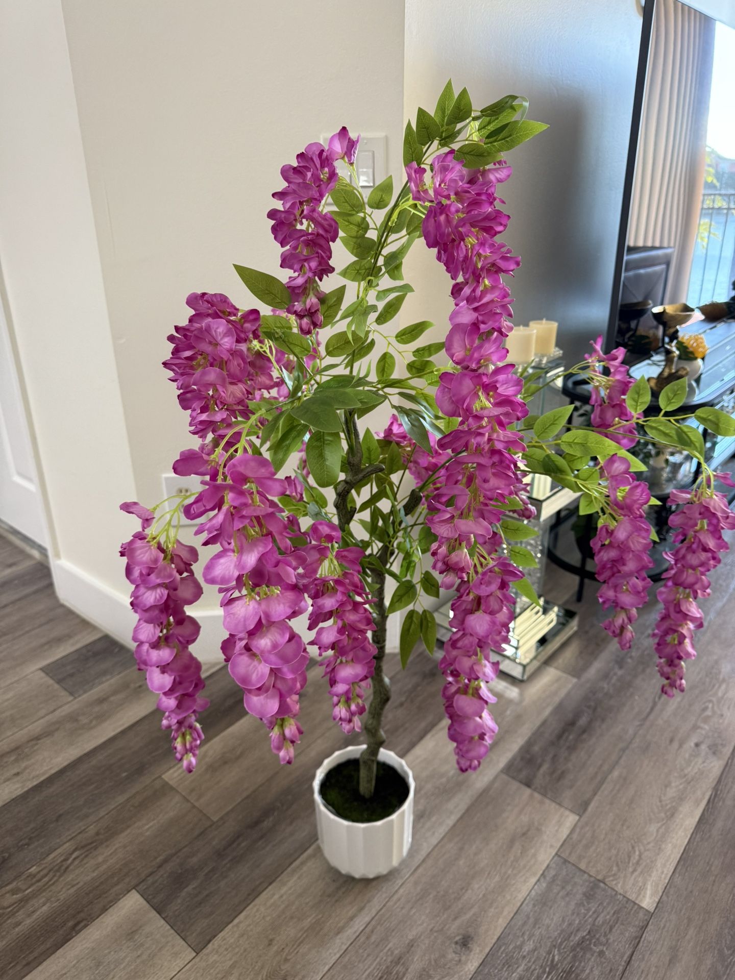 Pretty Artificial Plant With Tree ! Brand New ( Ask For Price)