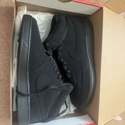 Men’s Nikes, size 9