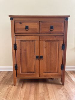 Entertainment hutch