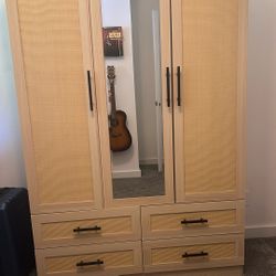 Armoire - Dresser 
