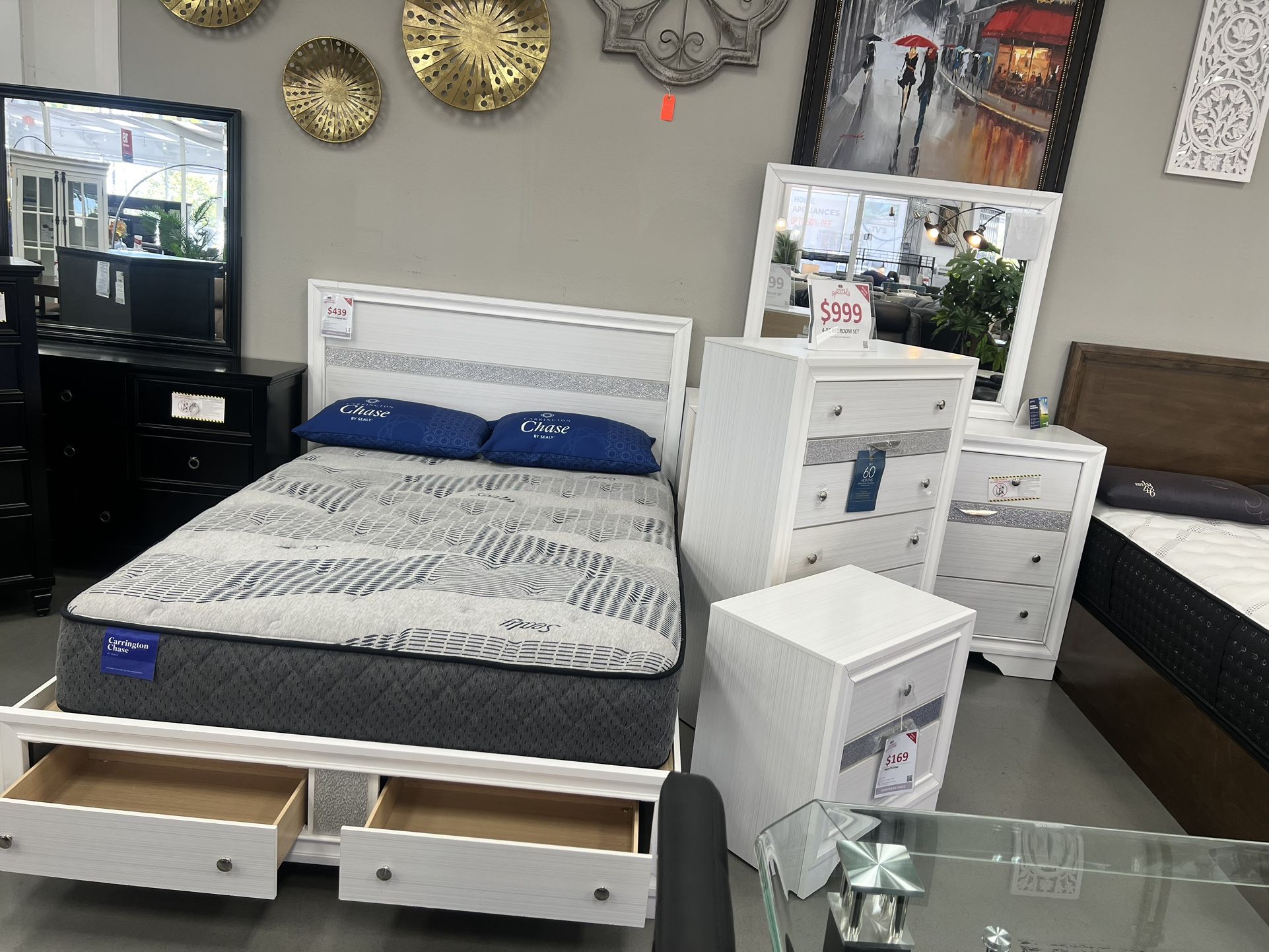 BEDROOM SET PLATFORM W STORAGE DRAWERS 4PC ( BED FRAME,DRESSER,MIRROR&NIGHTSTAND!!!)
