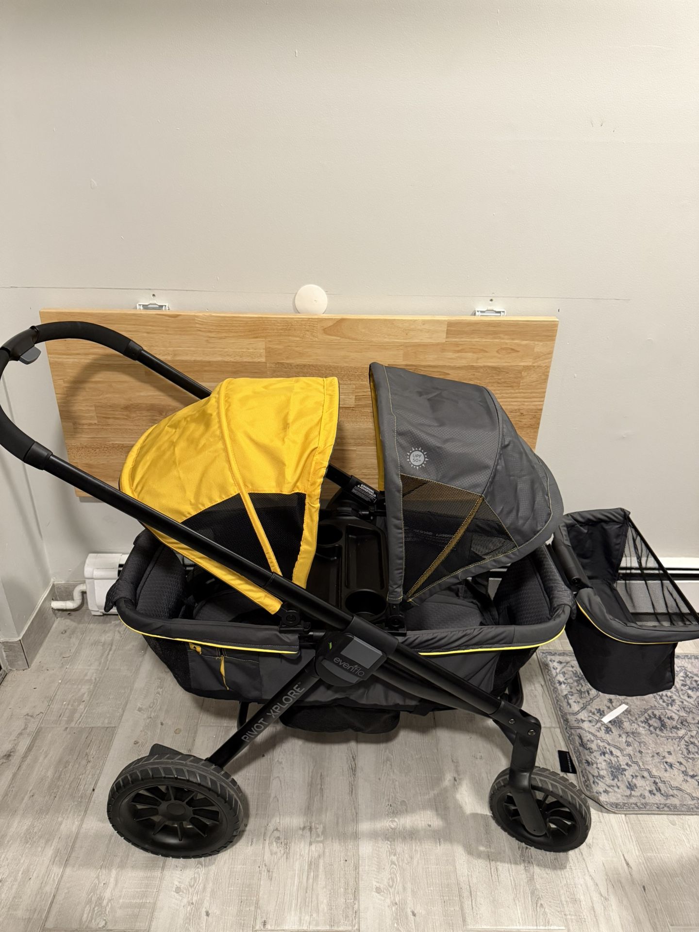 Evenflo Pivot Explore