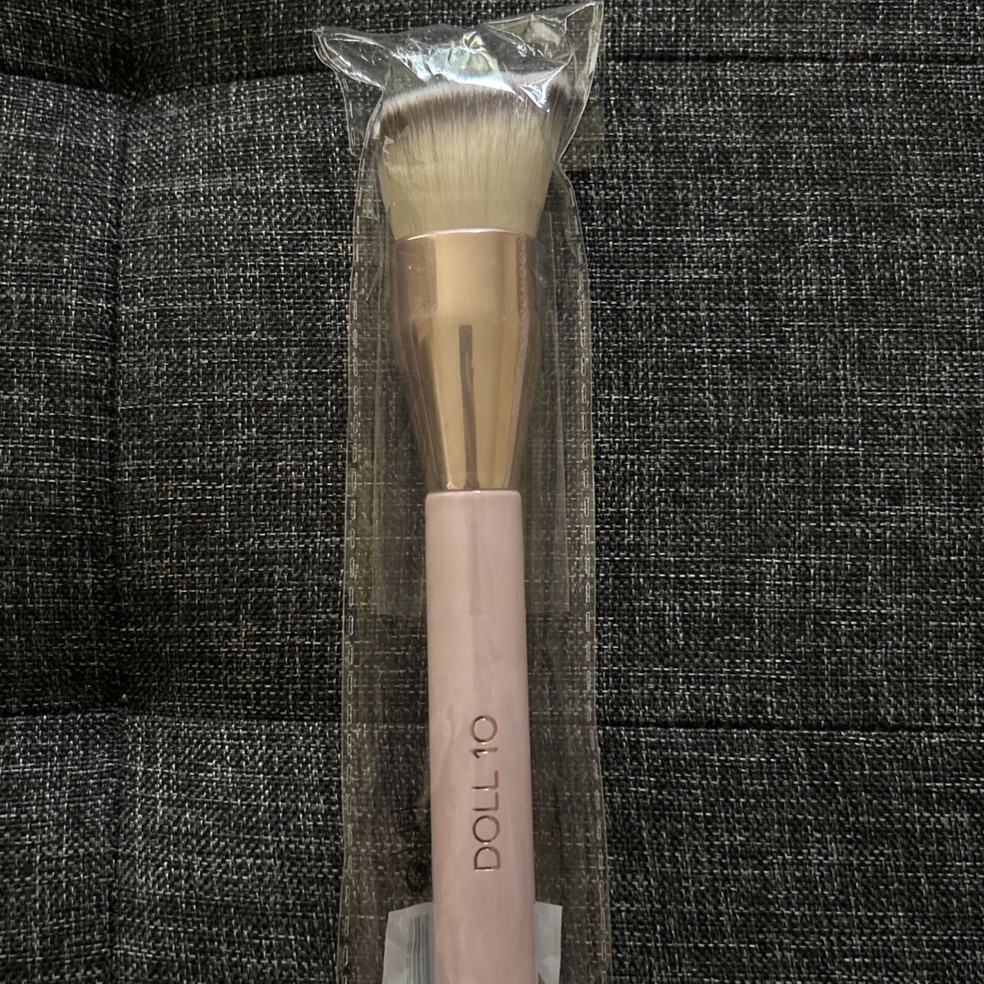 Doll 10 Full Coverage Buffing Brush