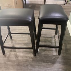 4 Bar Counter height bar stools  $100.00!!