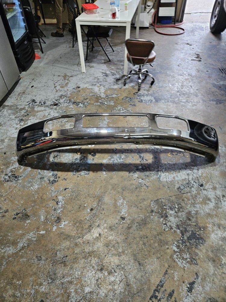 2006 F250  Front Crome Bumper $150