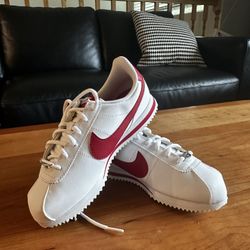 Brand New Nike Cortez Kids size 5Y 