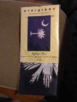 e v e r g r e e n Appliqué SC Flag.  New In Pkg.  28” X 44”.       $20