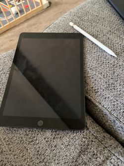 IPad 9th generation with case and Apple Pencil