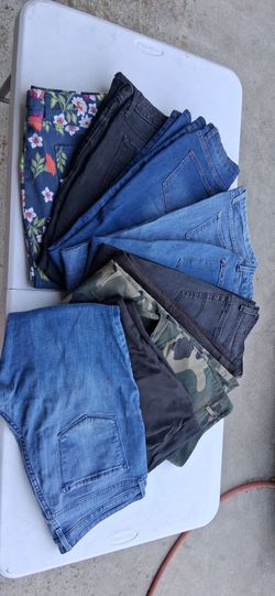 Ladies pants, sized L and XL. 10 pr