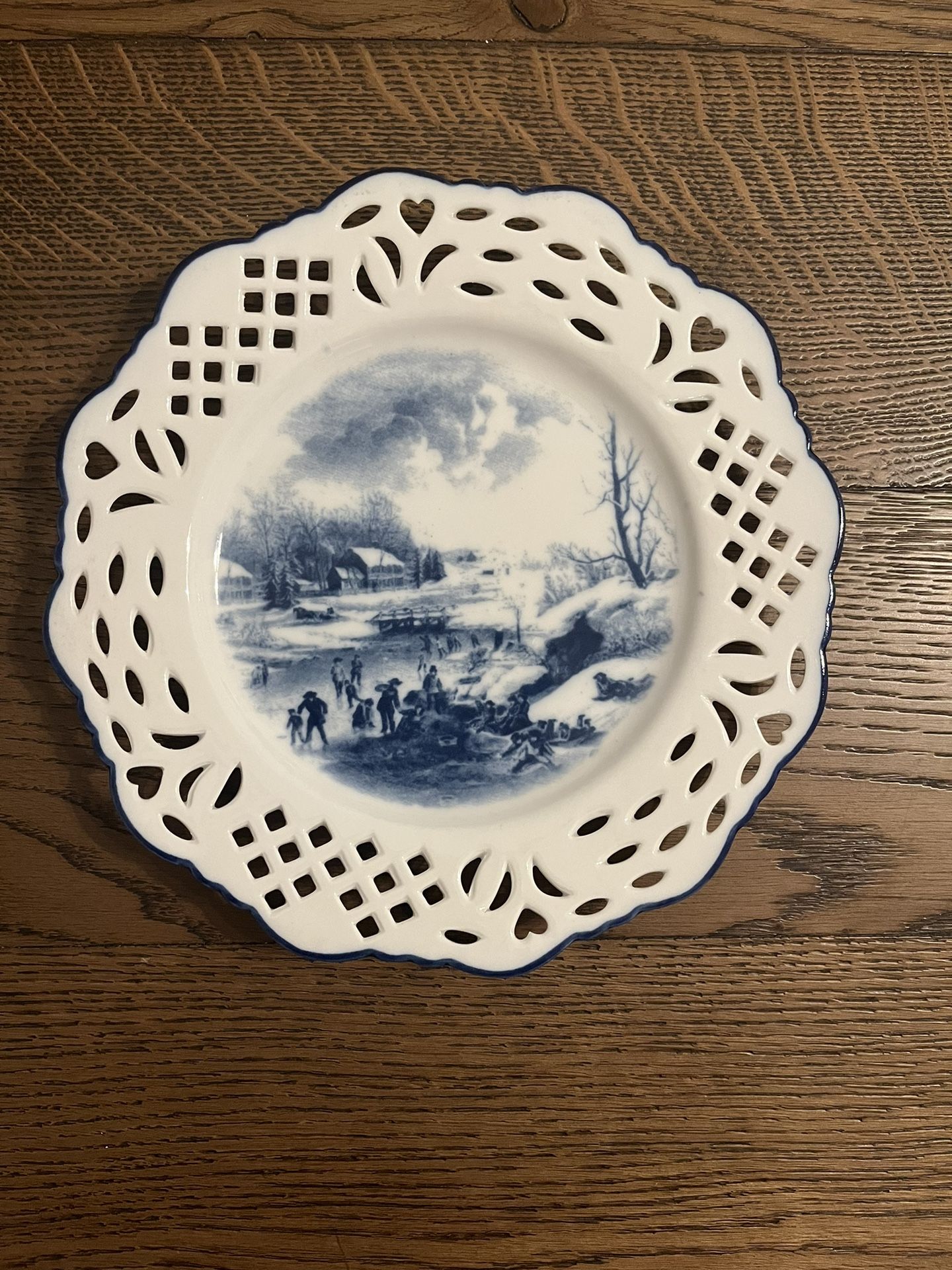 Vintage Cracker Barrel Blue And White Wall Plate