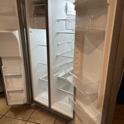 FRIDIDAIRE Refrigerator 