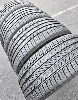215/45/18 Michelin Selling a set of 4 tires in excellent condition 🫡