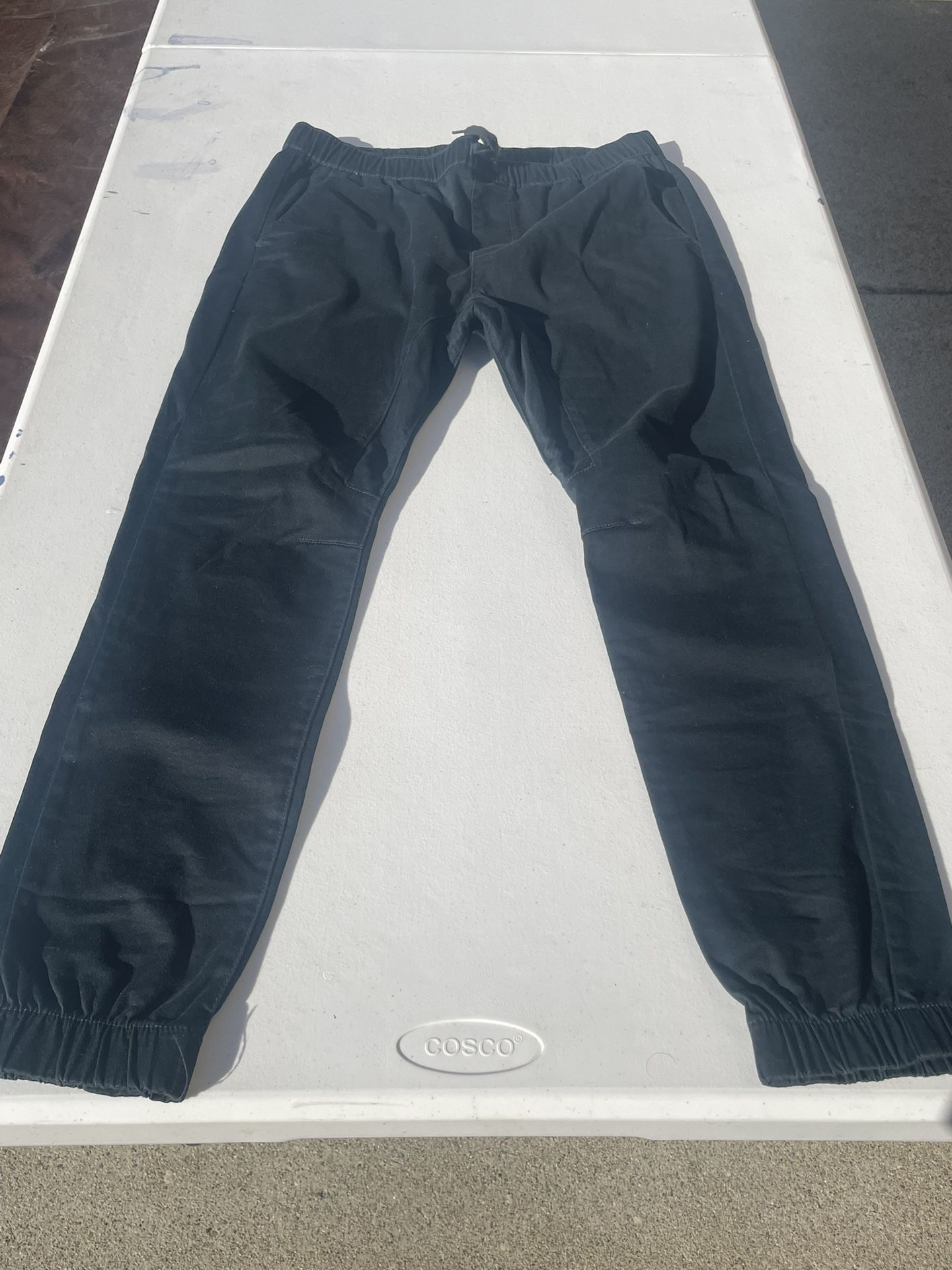 Men’s Pants & Joggers 