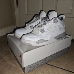 Jordan Retro 4 "White Oreo" Size 12 Mens