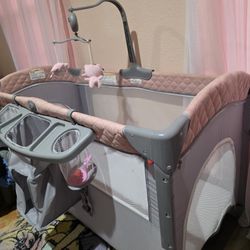 Baby Bassinet / Playpen
