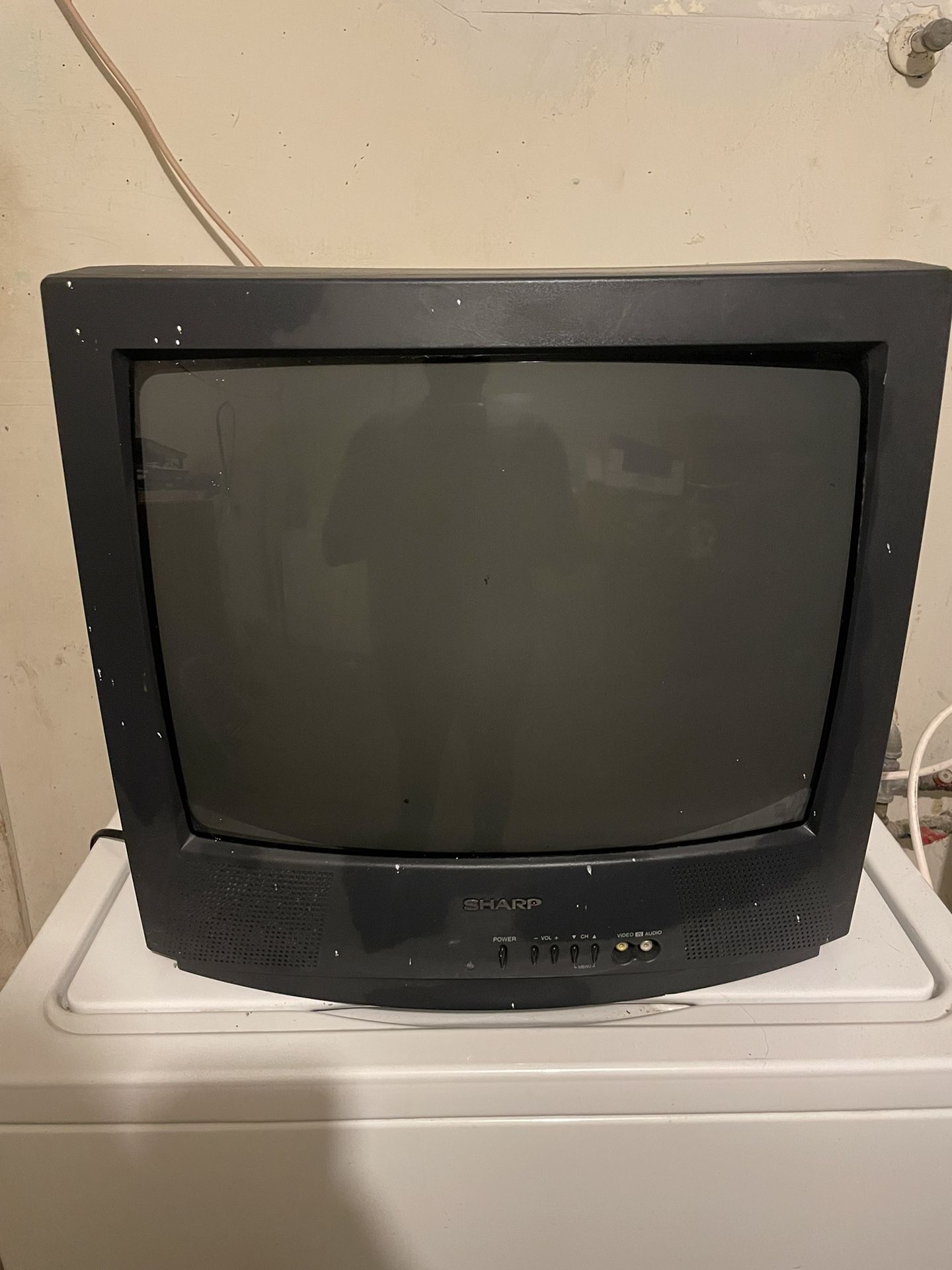 Sharp 19” Inch Retro Gaming Tv/ Model 19R-M100