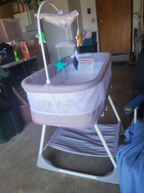 Bassinet With Changing Table