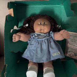 Cabbage Patch Kids Doll,  With Birth Certificate. See Pictures For More Details. 