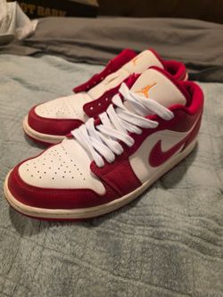 Jordan 1 Low
Cardinal Red  Mens 9.5
