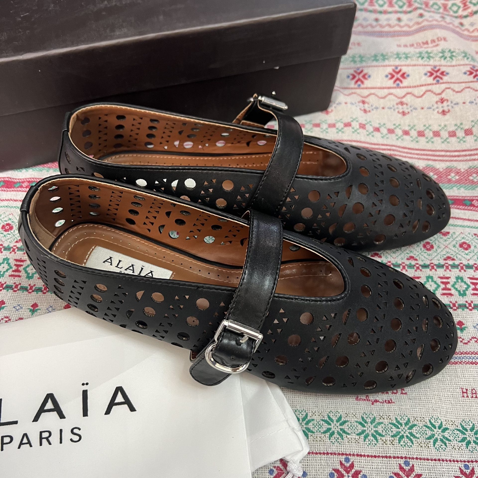 ALAIA Vienne Lambskin Ballet Flats Cutout Mary Jane Black US 9
