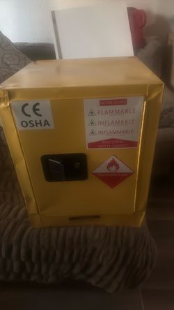 Yellow Metal Flammable Liquid Safety Storage Cabinet ā Lockable