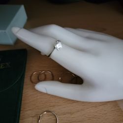 Engagement DIAMOND RING