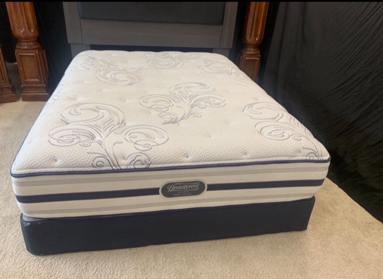 Lovely QUEEN❤️ MATTRESS ❤️AND BOX ❤️SPRING