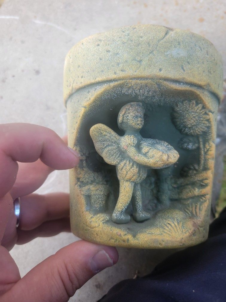 Three Dimensional Pot 