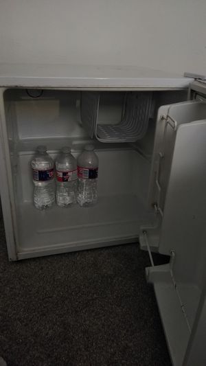 Mini Fridge Sanyo