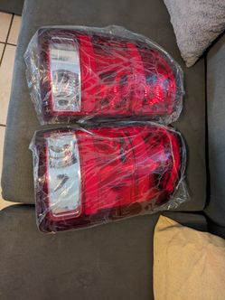 2007-2014 GMC Sierra Taillights 