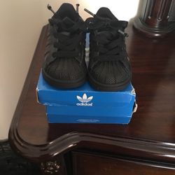 Adidas Superstar Size 6 1/2C