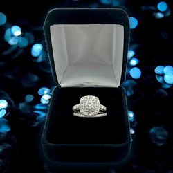 14kt 4.60g White Gold Diamond Wedding Set.