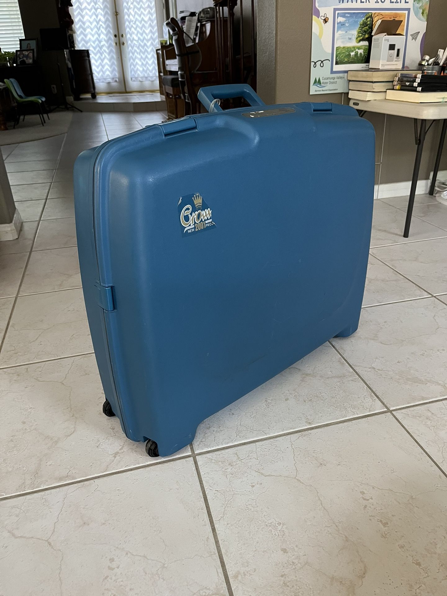 Crown Vintage hardshell Travel suitcase With Wheels