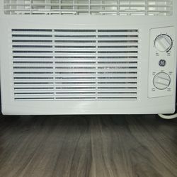 GE Window Air Conditioner – Adjustable Cooling & Fan Speeds